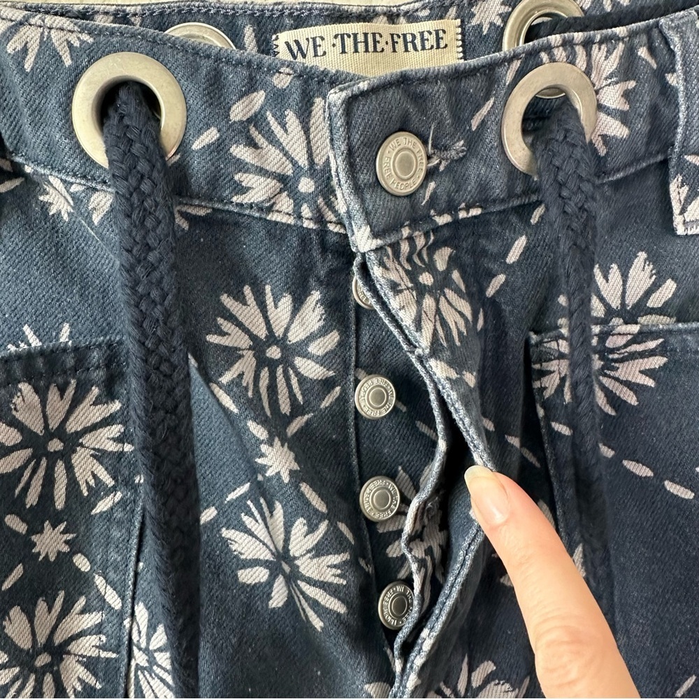 We The Free Moxie Printed Low-Slung Barrel Jeans in Wallpaper Geo SZ 26 - Picture 4 of 8